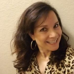 Meet your Posher, Yolanda